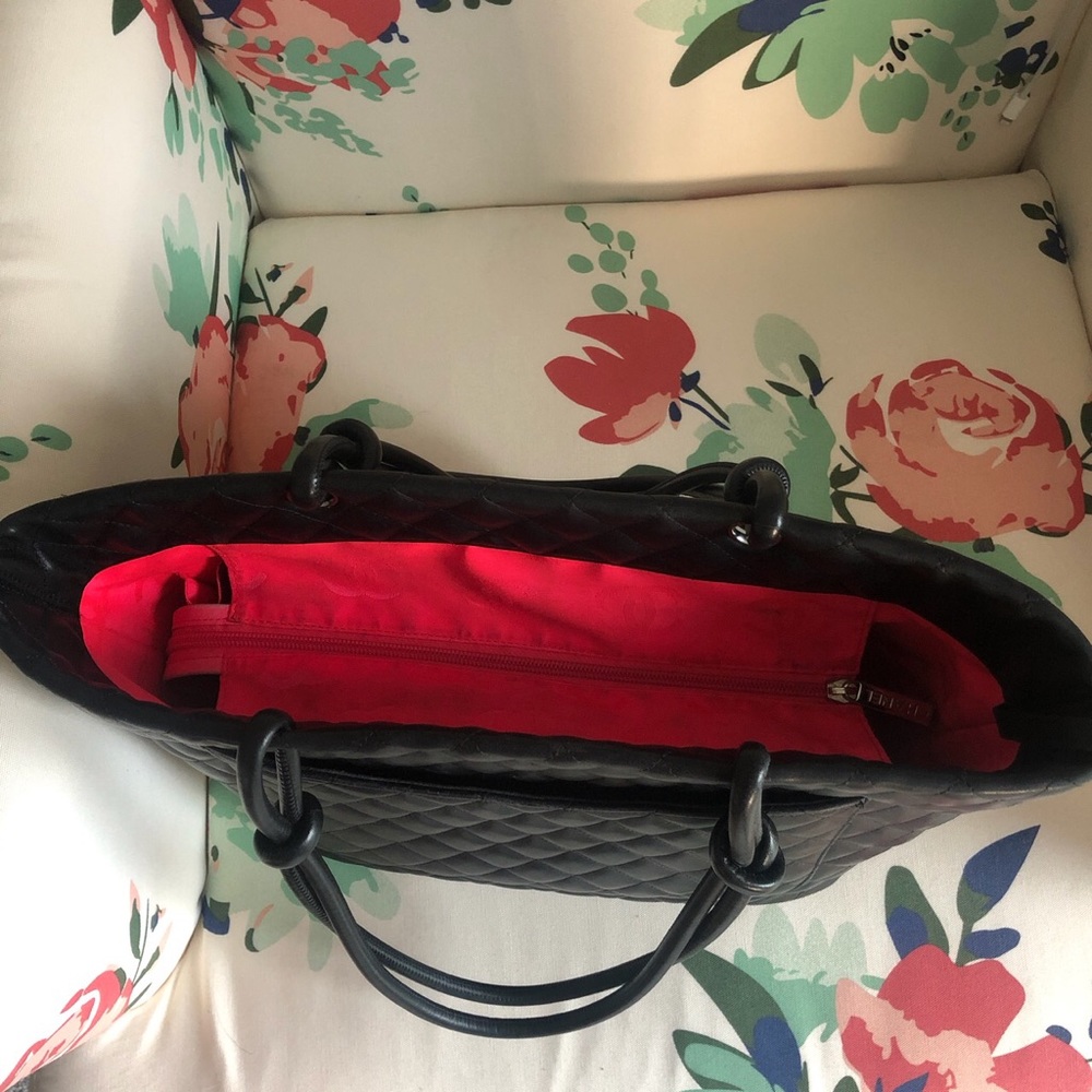 Well Loved Chanel Bag - Picture 4 of 4